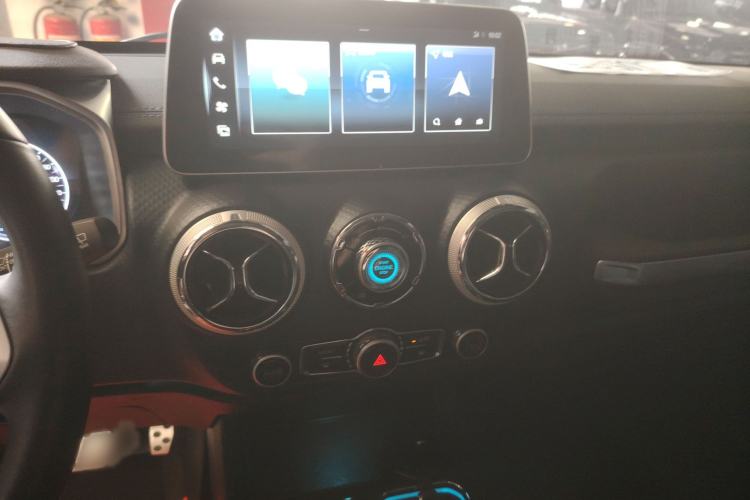 Used BAIC Off-Road BJ40 2024 2.0T Urban Hunter Honor Edition Interior 4