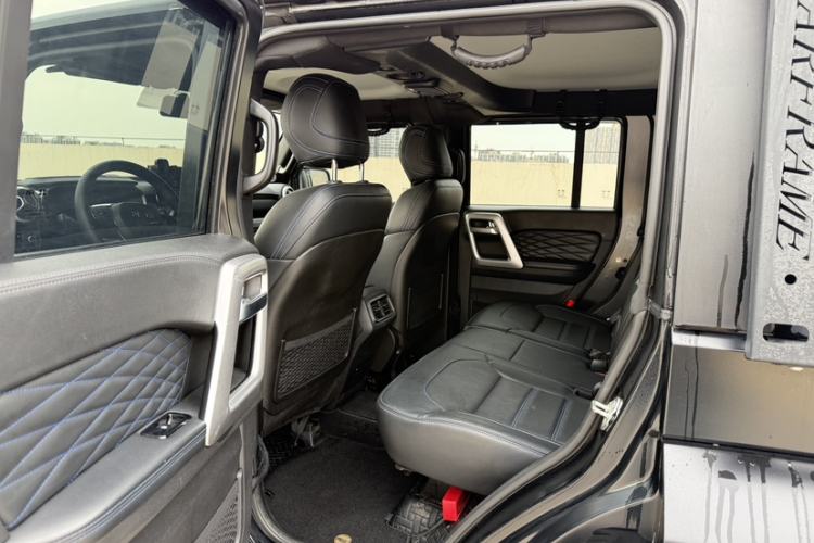 Used BAIC Off-Road BJ40 2024 2.0D Blade Hero Glory Edition Interior 5