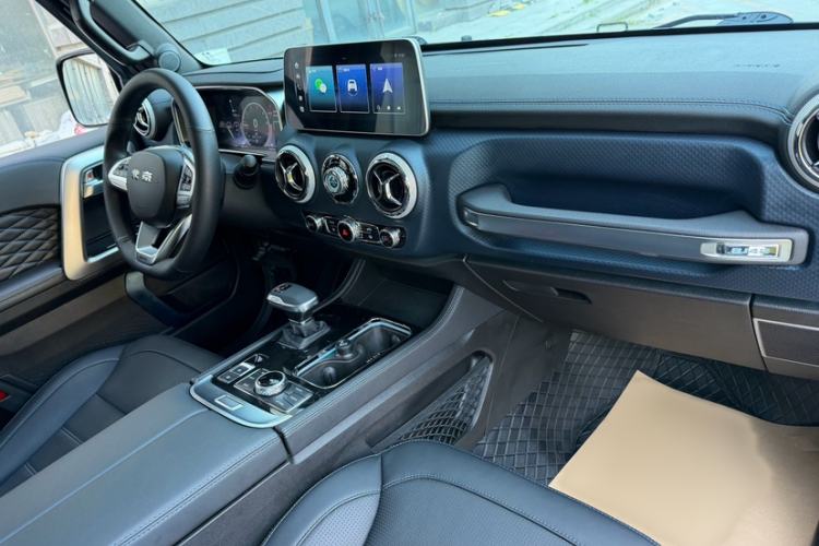 Used BAIC Off-Road BJ40 2024 2.0T Urban Hunter Honor Edition Interior 5