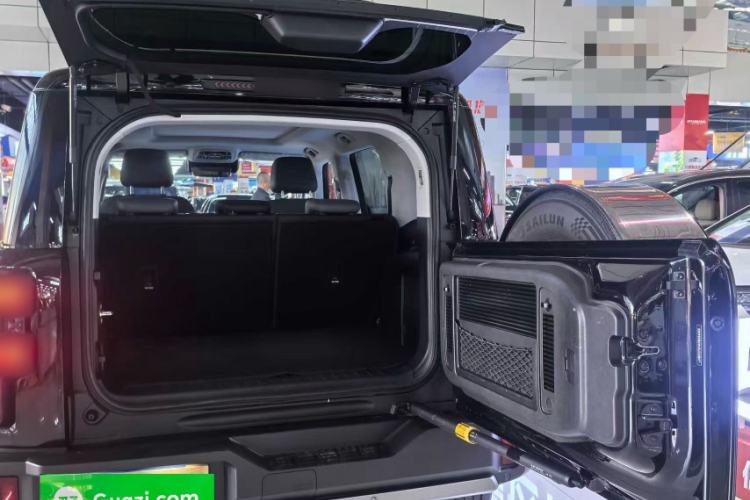 Used BAIC Off-Road BJ40 2024 2.0T All-New Urban Hunter Edition Chivalrous Style Interior 7