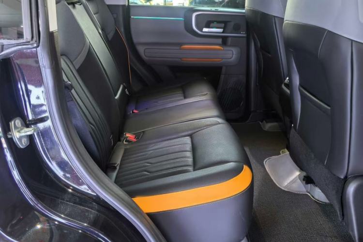 Used BAIC Off-Road BJ40 2024 2.0T All-New Urban Hunter Edition Chivalrous Style Interior 9