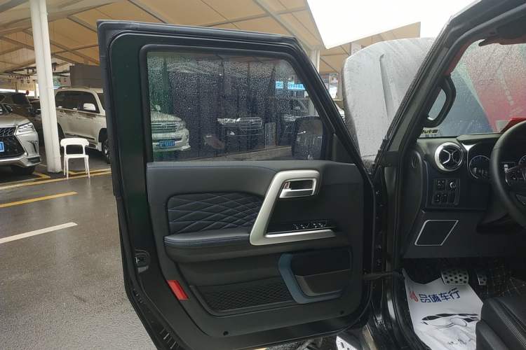 Used BAIC Off-Road BJ40 2024 2.0D Blade Hero Glory Edition Left Front Door Interior