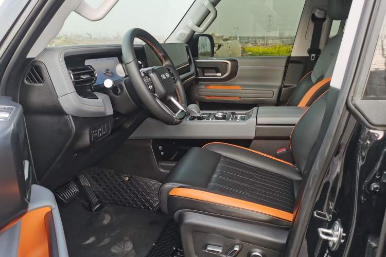 Used BAIC Off-Road BJ40 2024 2.0T All-New Urban Hunter Edition Chivalrous Style Left Front Seat