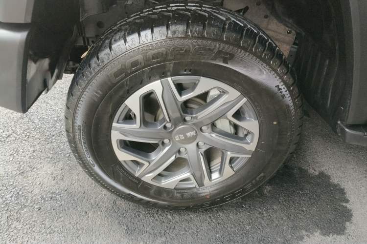 Used BAIC Off-Road BJ40 2024 2.0D All-New Blade Hero Crosser Left Front Wheel Hub