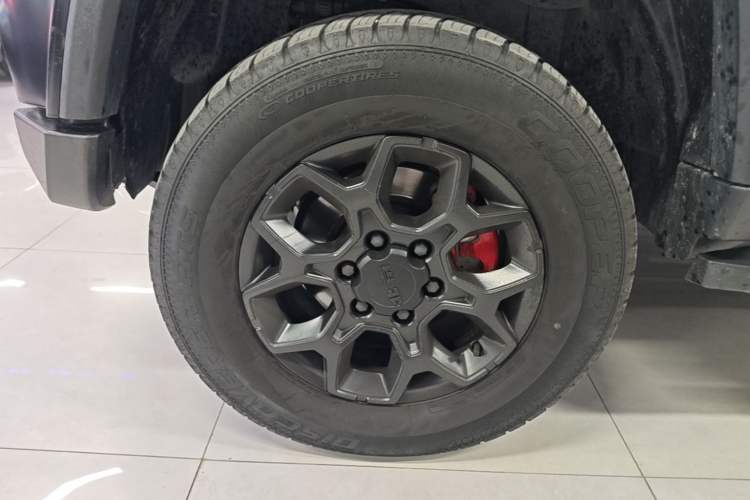 Used BAIC Off-Road BJ40 2024 2.0D Blade Hero Glory Edition Left Front Wheel Hub