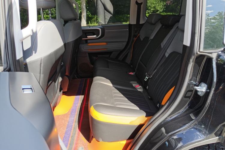 Used BAIC Off-Road BJ40 2024 2.0T All-New Urban Hunter Edition Chivalrous Style Left Rear Seat