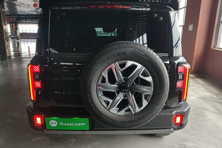 Used BAIC Off-Road BJ40 2024 2.0T All-New Urban Hunter Edition Chivalrous Style Rear