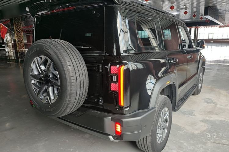 Used BAIC Off-Road BJ40 2024 2.0T All-New Urban Hunter Edition Chivalrous Style Rear Right 45 Deg