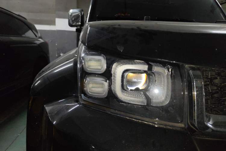 Used BAIC Off-Road BJ40 2024 2.0T Urban Hunter Honor Edition Right Front Headlight