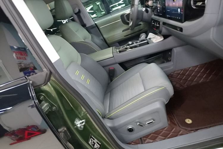 Used BAIC Off-Road BJ40 2024 2.0D All-New Blade Hero Crosser Right Front Seat