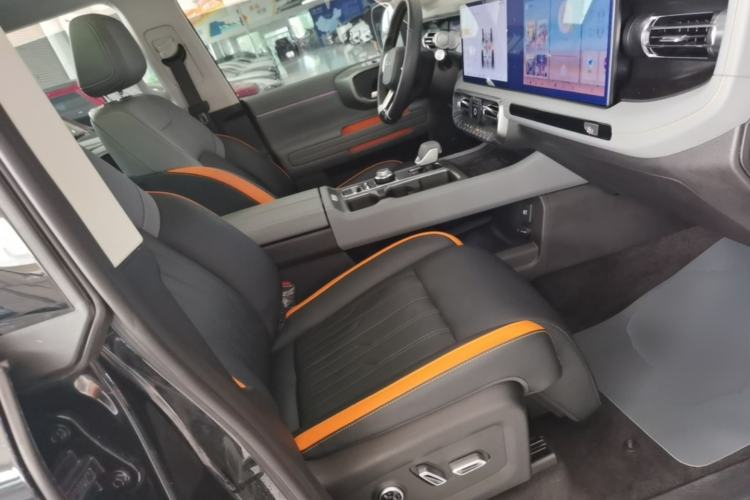 Used BAIC Off-Road BJ40 2024 2.0T All-New Urban Hunter Edition Ultimate Version Right Front Seat