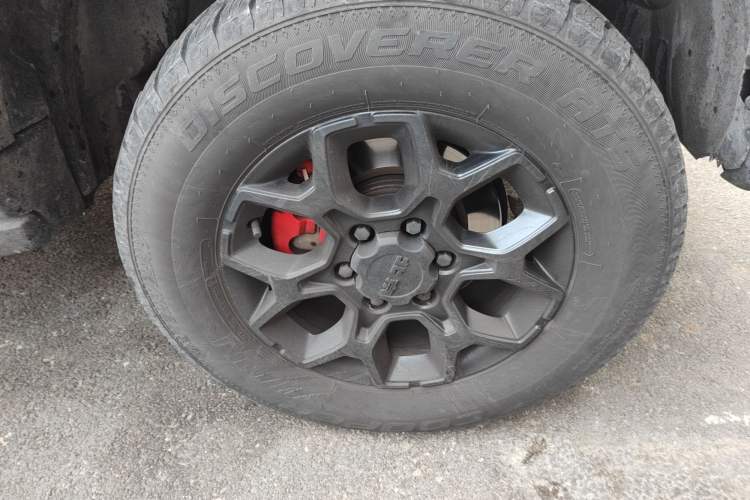 Used BAIC Off-Road BJ40 2024 2.0D Blade Hero Glory Edition Right Front Wheel Hub
