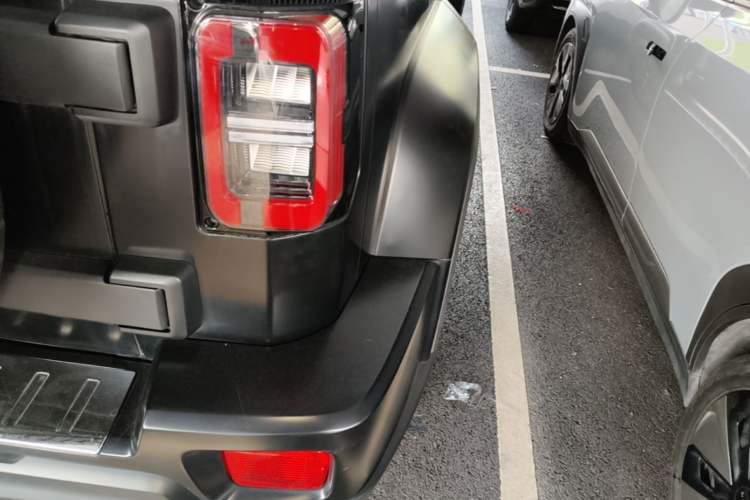 Used BAIC Off-Road BJ40 2024 2.0D Blade Hero Glory Edition Right Rear Taillight