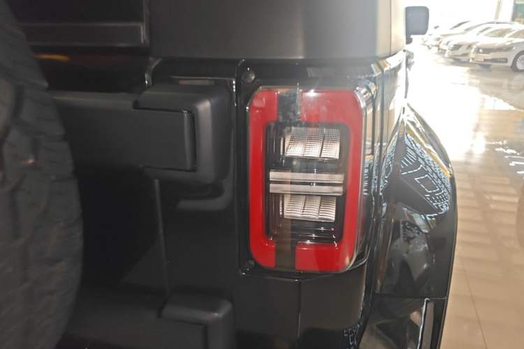 Used BAIC Off-Road BJ40 2024 2.0T Urban Hunter Honor Edition Right Rear Taillight