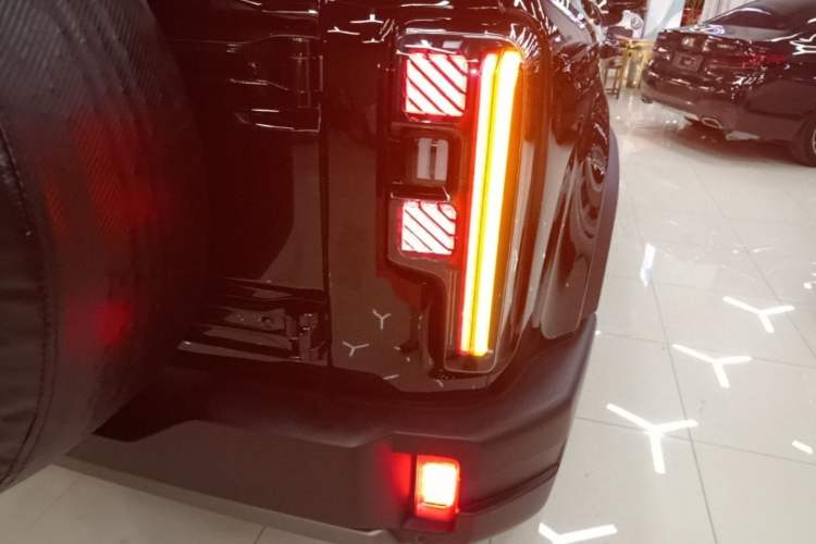 Used BAIC Off-Road BJ40 2024 2.0D All-New Blade Hero Crosser Right Rear Taillight