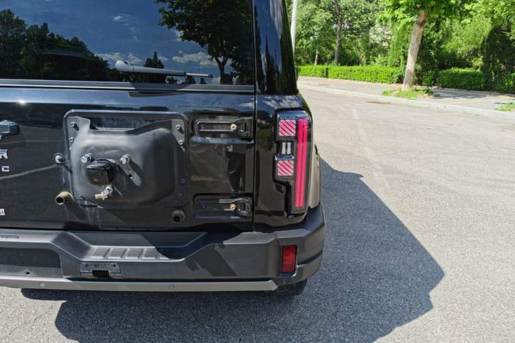 Used BAIC Off-Road BJ40 2024 2.0T All-New Urban Hunter Edition Chivalrous Style Right Rear Taillight
