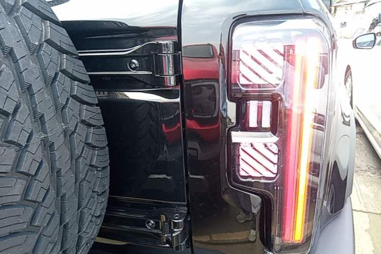 Used BAIC Off-Road BJ40 2024 2.0D All-New Blade Hero Crosser Right Rear Taillight