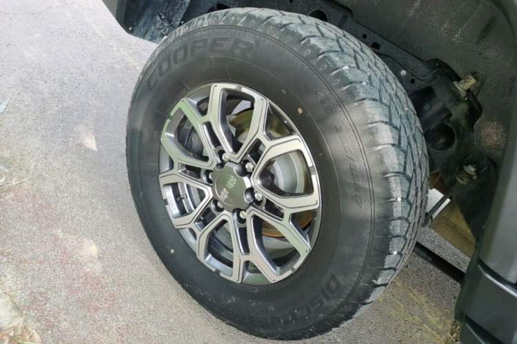 Used BAIC Off-Road BJ40 2024 2.0T Urban Hunter Honor Edition Right Rear Wheel Hub