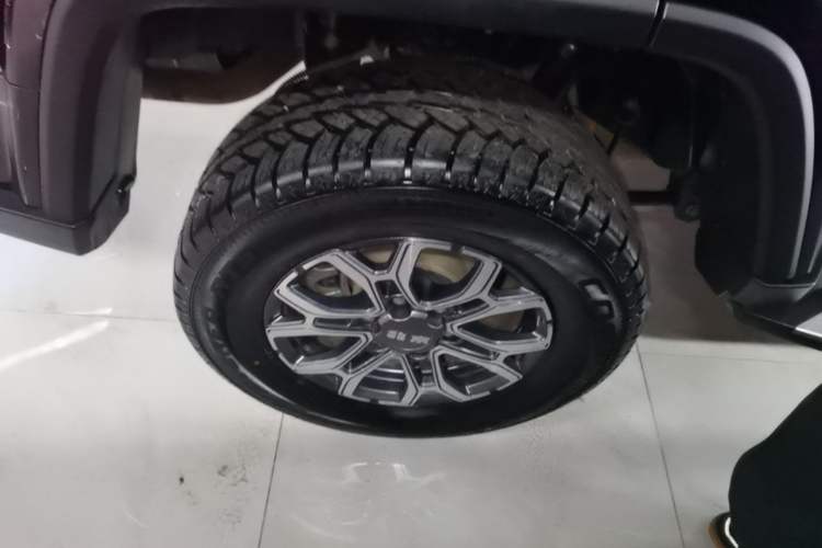 Used BAIC Off-Road BJ40 2024 2.0T Urban Hunter Honor Edition Right Rear Wheel Hub