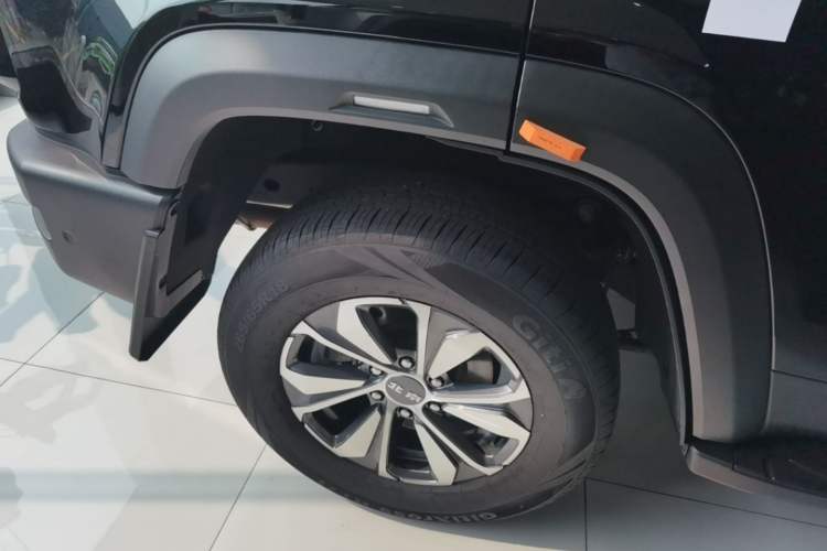 Used BAIC Off-Road BJ40 2024 2.0T All-New Urban Hunter Edition Ultimate Version Right Rear Wheel Hub