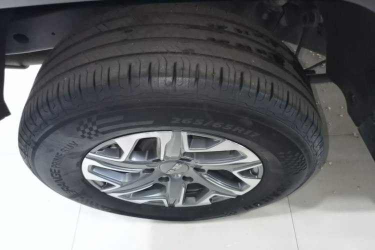 Used BAIC Off-Road BJ40 2024 2.0T All-New Urban Hunter Edition Chivalrous Style Right Rear Wheel Hub