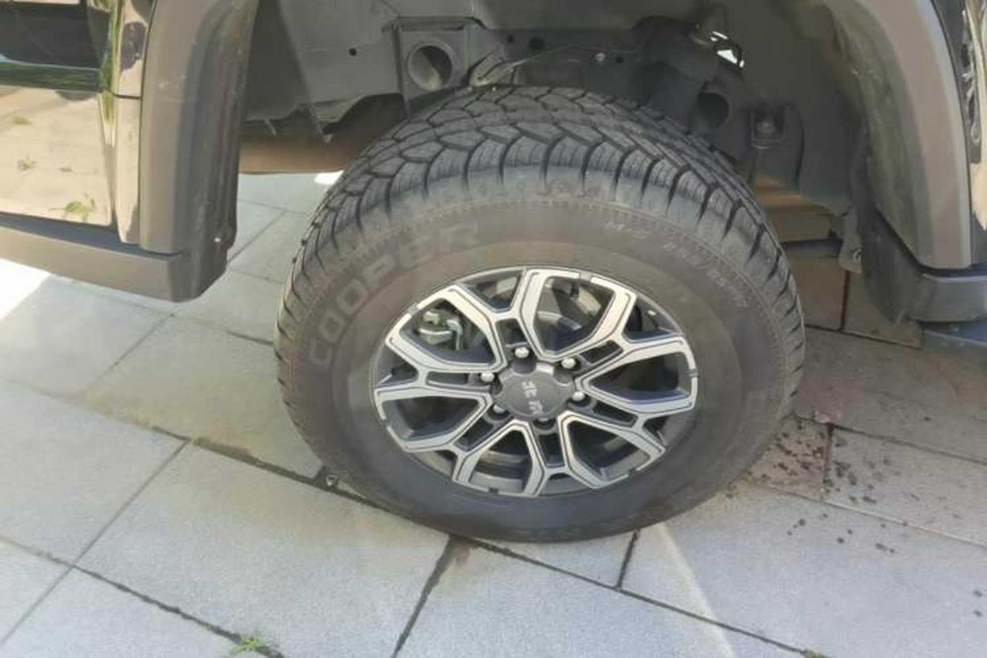 Used BAIC Off-Road BJ40 2024 2.0T Urban Hunter Honor Edition Right Rear Wheel Hub