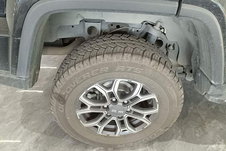 Used BAIC Off-Road BJ40 2024 2.0T Urban Hunter Honor Edition Right Rear Wheel Hub