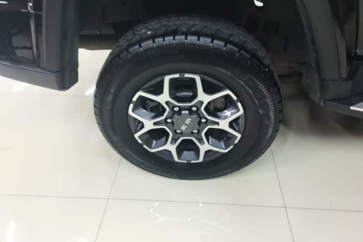 Used BAIC Off-Road BJ40 2024 2.0T Tribute to the 2020 Glory Edition Right Rear Wheel Hub