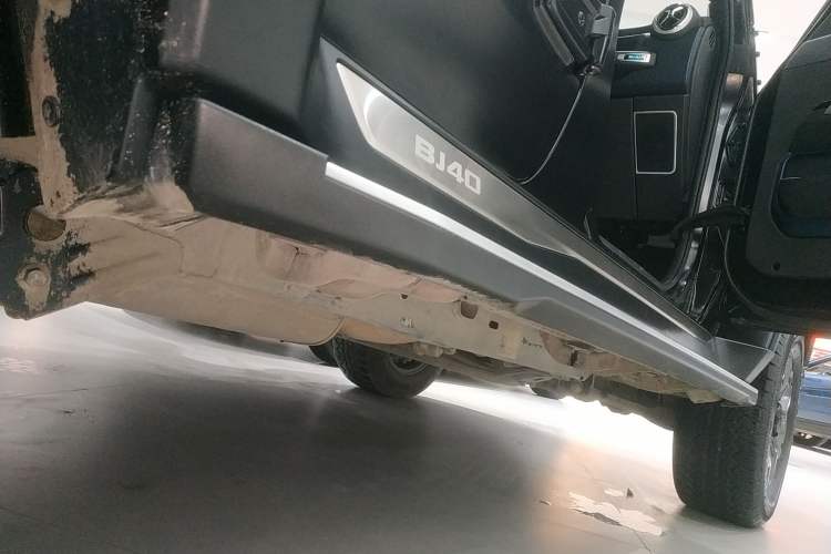 Used BAIC Off-Road BJ40 2024 2.0D Blade Hero Glory Edition Right Side Sill