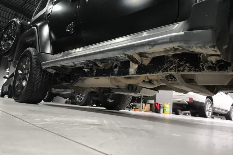 Used BAIC Off-Road BJ40 2024 2.0D Blade Hero Glory Edition Right Side Sill