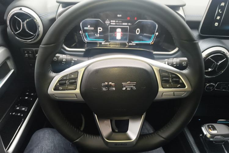 Used BAIC Off-Road BJ40 2024 2.0T Urban Hunter Honor Edition Steering Wheel