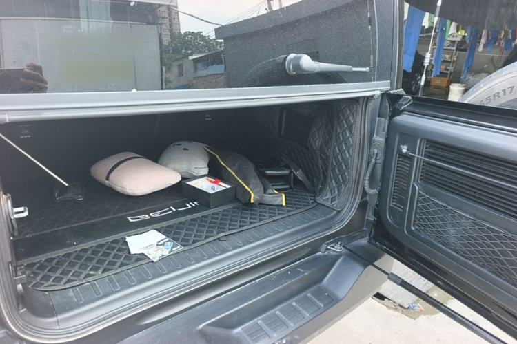 Used BAIC Off-Road BJ40 2024 2.0T All-New Urban Hunter Edition Pioneer Type Trunk