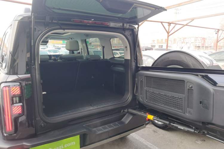 Used BAIC Off-Road BJ40 2024 2.0T All-New Urban Hunter Edition Ultimate Version Trunk