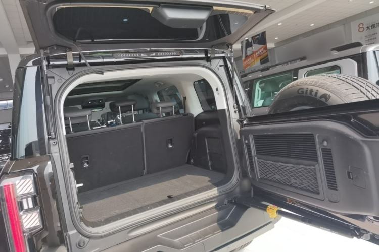 Used BAIC Off-Road BJ40 2024 2.0T All-New Urban Hunter Edition Ultimate Version Trunk