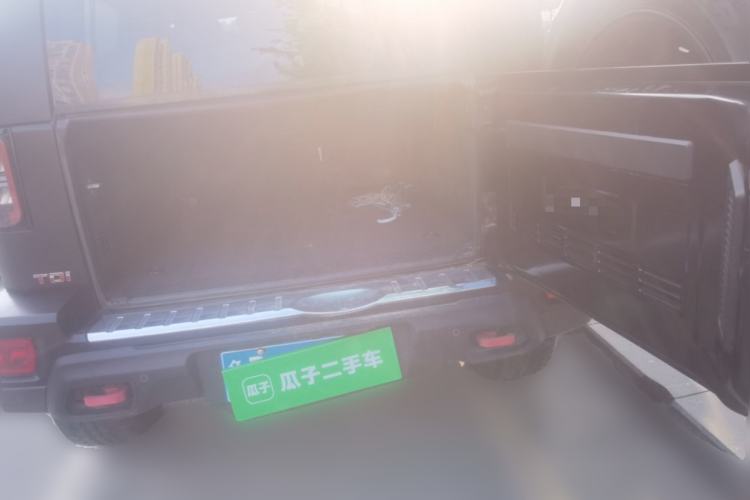 Used BAIC Off-Road BJ40 2024 2.0D Blade Hero Glory Edition Trunk