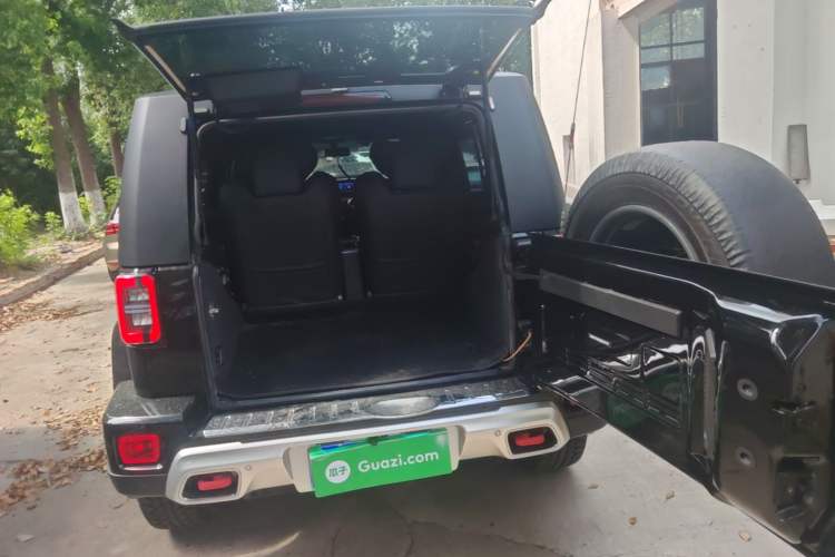 Used BAIC Off-Road BJ40 2024 2.0T Urban Hunter Honor Edition Trunk