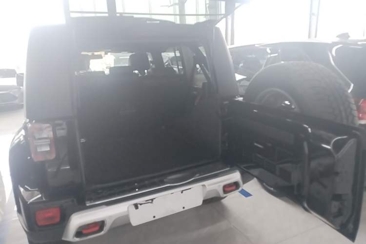 Used BAIC Off-Road BJ40 2024 2.0T Urban Hunter Honor Edition Trunk