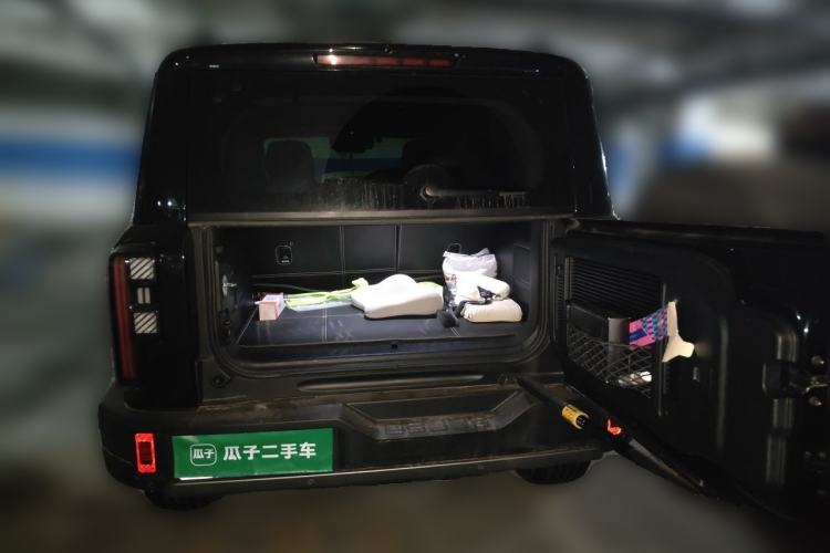 Used BAIC Off-Road BJ40 2024 2.0T All-New Urban Hunter Edition Chivalrous Style Trunk