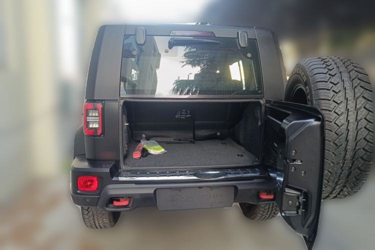 Used BAIC Off-Road BJ40 2024 2.0D Blade Hero Glory Edition Trunk