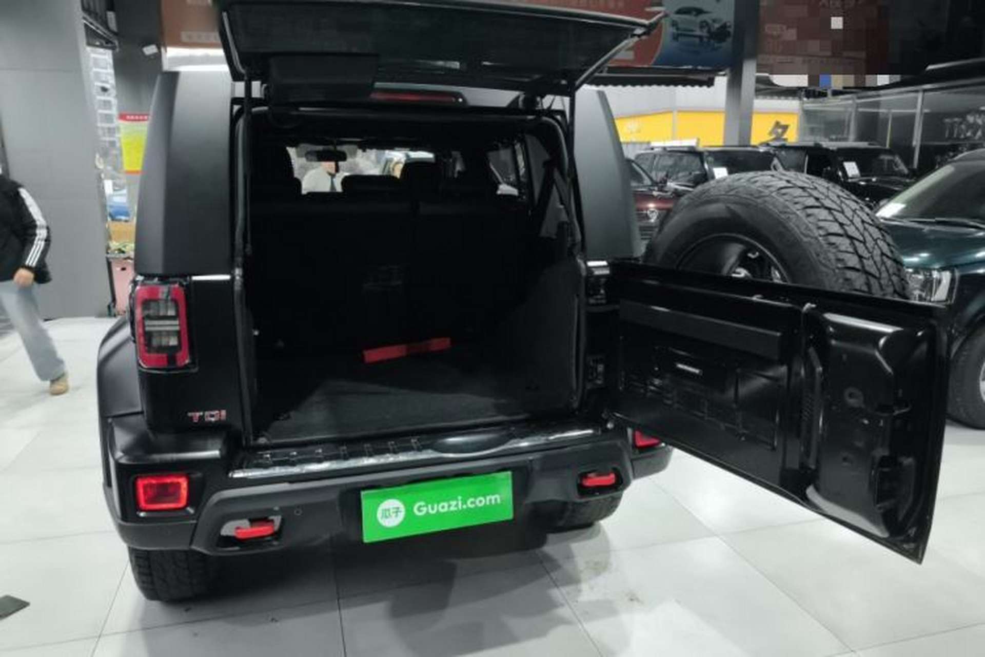 Used BAIC Off-Road BJ40 2024 2.0D Blade Hero Glory Edition Trunk