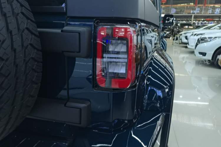 Used BAIC Off-Road BJ40 2024 2.0T Urban Hunter Honor Edition Exterior 3