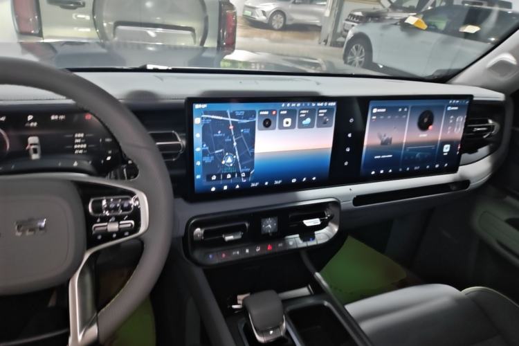 Used BAIC Off-Road BJ40 2024 2.0T All-New Urban Hunter Edition Ultimate Version Center Console