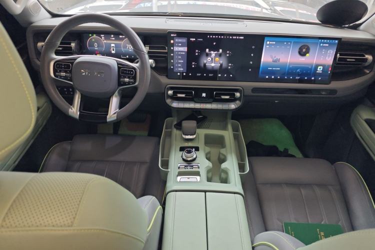 Used BAIC Off-Road BJ40 2024 2.0T All-New Urban Hunter Edition Ultimate Version Center Console