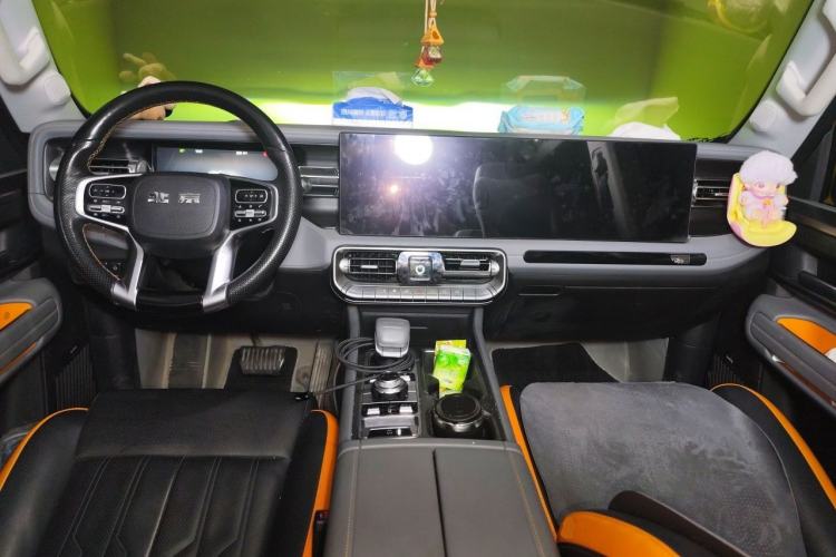 Used BAIC Off-Road BJ40 2024 2.0T All-New Urban Hunter Edition Ultimate Version Center Console