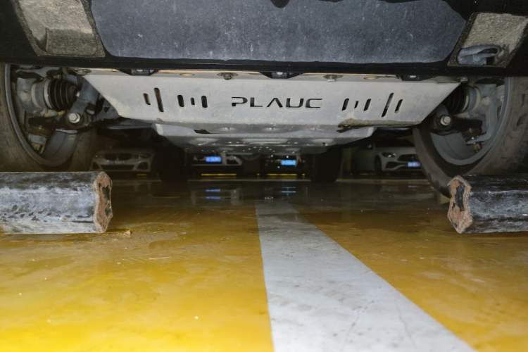 Used BAIC Off-Road BJ40 2024 2.0T All-New Urban Hunter Edition Ultimate Version Chassis Front