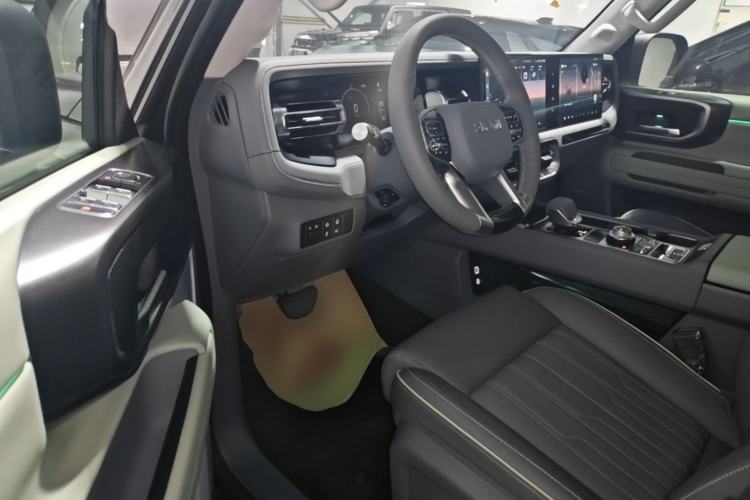 Used BAIC Off-Road BJ40 2024 2.0T All-New Urban Hunter Edition Ultimate Version Driver Seat