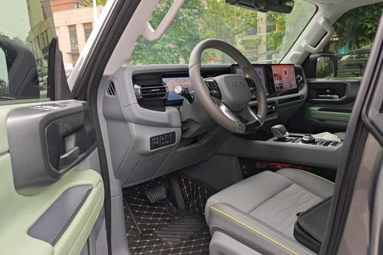 Used BAIC Off-Road BJ40 2024 2.0D All-New Blade Hero Crosser Driver Seat