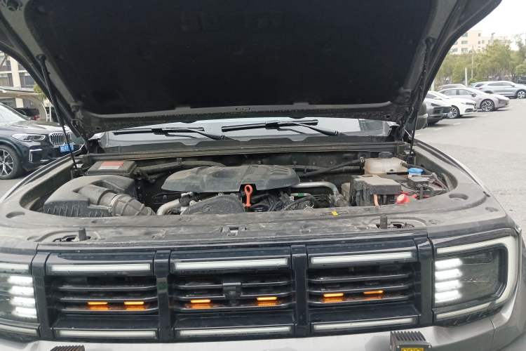 Used BAIC Off-Road BJ40 2024 2.0T All-New Blade Hero Edition Climber Engine Bay