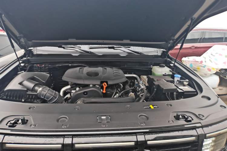 Used BAIC Off-Road BJ40 2024 2.0T All-New Ring of the Taklamakan Champion Edition Engine Bay