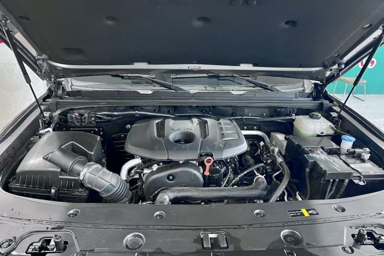 Used BAIC Off-Road BJ40 2024 2.0T All-New Urban Hunter Edition Ultimate Version Engine Bay